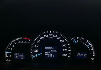 Подержанный автомобиль Toyota Camry Sedan 2013 года (11 фото)