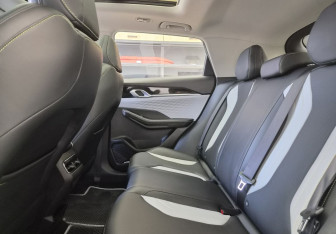 Подержанный автомобиль Geely Coolray 2023 года (14 фото)