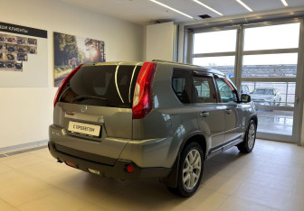 Подержанный автомобиль Nissan X-Trail 2012 года (4 фото)