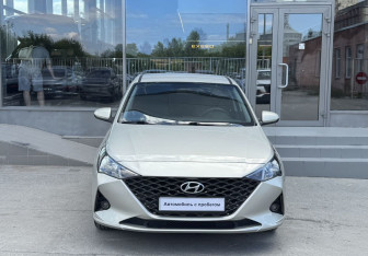 Подержанный автомобиль Hyundai Solaris Sedan 2020 года (2 фото)