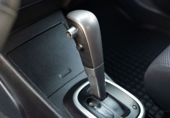 Подержанный автомобиль Nissan Tiida Hatchback 2008 года (15 фото)