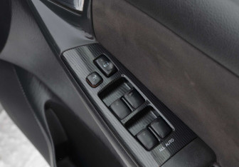 Подержанный автомобиль Toyota Corolla Wagon 2004 года (15 фото)