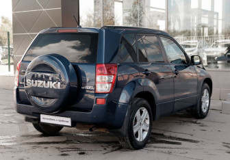 Подержанный автомобиль Suzuki Grand Vitara 2008 года (5 фото)