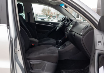 Подержанный автомобиль Volkswagen Tiguan 2012 года (19 фото)