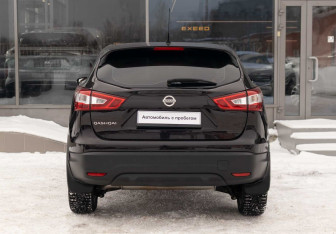 Подержанный автомобиль Nissan Qashqai 2014 года (6 фото)