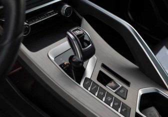 Подержанный автомобиль Geely Coolray 2022 года (15 фото)