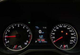 Подержанный автомобиль Toyota RAV4 2019 года (16 фото)