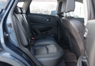 Подержанный автомобиль Nissan Qashqai 2008 года (16 фото)