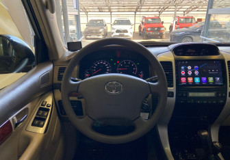 Подержанный автомобиль Toyota Land Cruiser Prado 2007 года (11 фото)