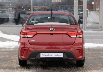 Подержанный автомобиль Kia Rio Sedan 2019 года (6 фото)