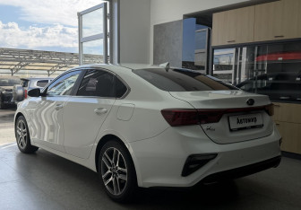 Подержанный автомобиль Kia K3 Sedan 2018 года (4 фото)