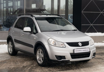 Подержанный автомобиль Suzuki SX4 Hatchback 2013 года (3 фото)