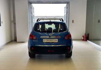 Подержанный автомобиль Nissan Qashqai 2007 года (5 фото)