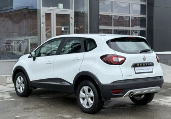 Подержанный автомобиль Renault Kaptur 2019 года (7 фото)