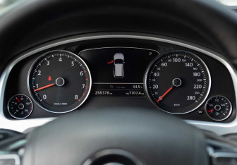 Подержанный автомобиль Volkswagen Touareg 2013 года (13 фото)