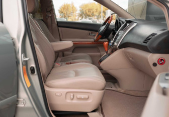 Подержанный автомобиль Lexus RX 2007 года (21 фото)