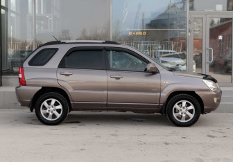 Подержанный автомобиль Kia Sportage 2008 года (4 фото)