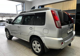 Подержанный автомобиль Nissan X-Trail 2006 года (7 фото)