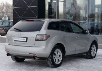 Подержанный автомобиль Mazda CX-7 2008 года (5 фото)