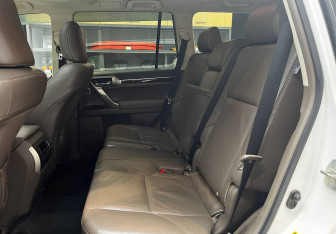 Подержанный автомобиль Lexus GX 2010 года (15 фото)