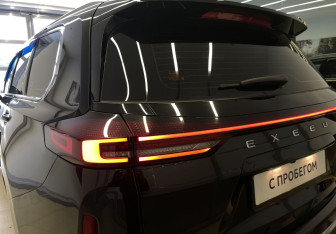 Подержанный автомобиль Exeed VX 2023 года (9 фото)