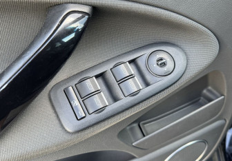 Подержанный автомобиль Ford Kuga 2012 года (12 фото)