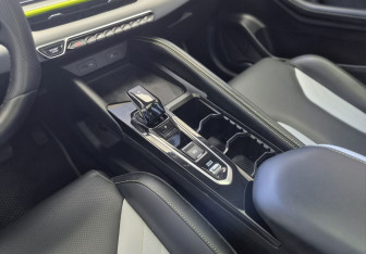 Подержанный автомобиль Geely Coolray 2023 года (12 фото)