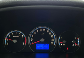 Подержанный автомобиль Hyundai Santa Fe 2008 года (12 фото)