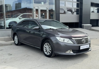 Подержанный автомобиль Toyota Camry Sedan 2013 года (3 фото)