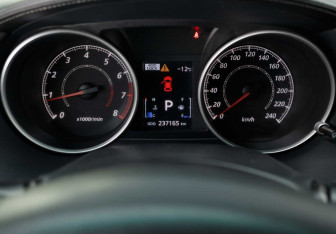 Подержанный автомобиль Mitsubishi Outlander 2010 года (12 фото)