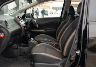 Подержанный автомобиль Nissan Note 2017 года (19 фото)