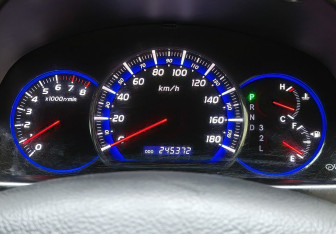 Подержанный автомобиль Toyota Alphard 2008 года (11 фото)