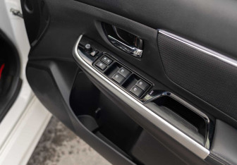 Подержанный автомобиль Subaru Levorg 2018 года (18 фото)