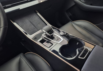Подержанный автомобиль Omoda C5 2023 года (11 фото)
