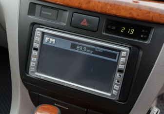 Подержанный автомобиль Toyota Mark II Sedan 2002 года (14 фото)