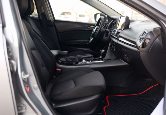 Подержанный автомобиль Mazda 3 Sedan 2014 года (20 фото)