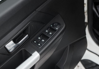 Подержанный автомобиль УАЗ Patriot 2023 года (16 фото)