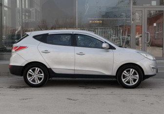 Подержанный автомобиль Hyundai Tucson 2010 года (4 фото)
