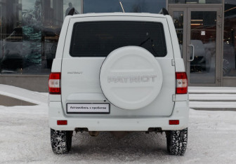 Подержанный автомобиль УАЗ Patriot 2023 года (6 фото)