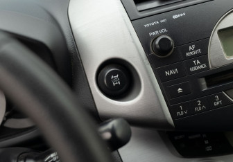 Подержанный автомобиль Toyota RAV4 2008 года (15 фото)