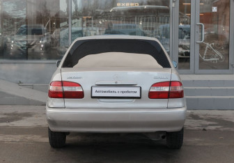 Подержанный автомобиль Toyota Corolla Sedan 1998 года (6 фото)