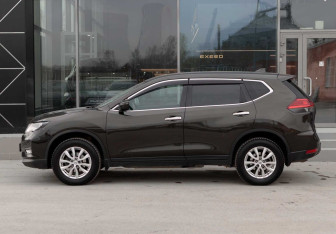 Подержанный автомобиль Nissan X-Trail 2019 года (8 фото)