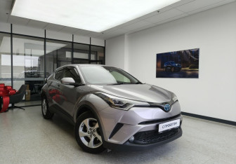 Подержанный автомобиль Toyota C-HR 2018 года (3 фото)
