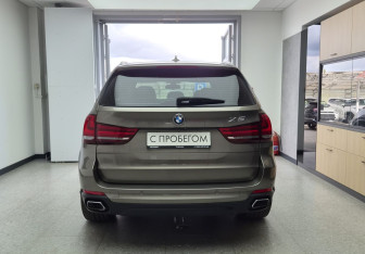 Подержанный автомобиль BMW X5 2017 года (5 фото)