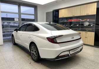 Подержанный автомобиль Hyundai Sonata 2021 года (6 фото)