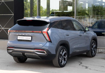 Подержанный автомобиль Geely Atlas 2024 года (5 фото)