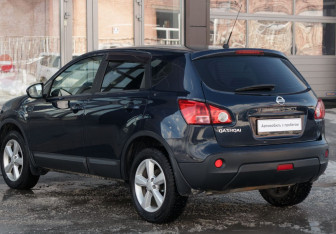 Подержанный автомобиль Nissan Qashqai 2008 года (7 фото)
