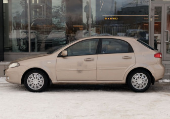 Подержанный автомобиль Chevrolet Lacetti Hatchback 2006 года (8 фото)