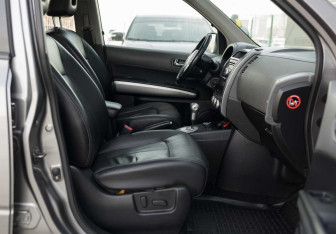 Подержанный автомобиль Nissan X-Trail 2008 года (21 фото)