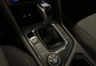 Подержанный автомобиль Volkswagen Tiguan 2021 года (12 фото)
